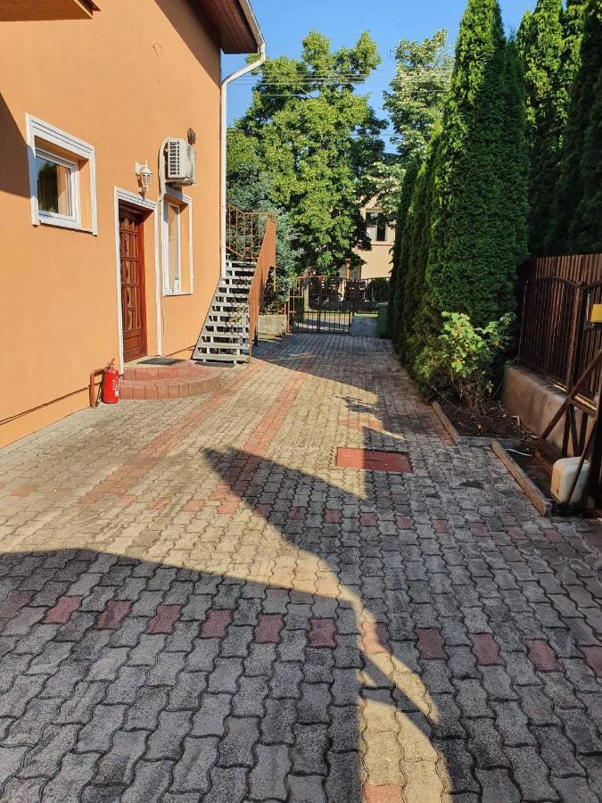 Birta Apartman Hajdúszoboszló Extérieur photo